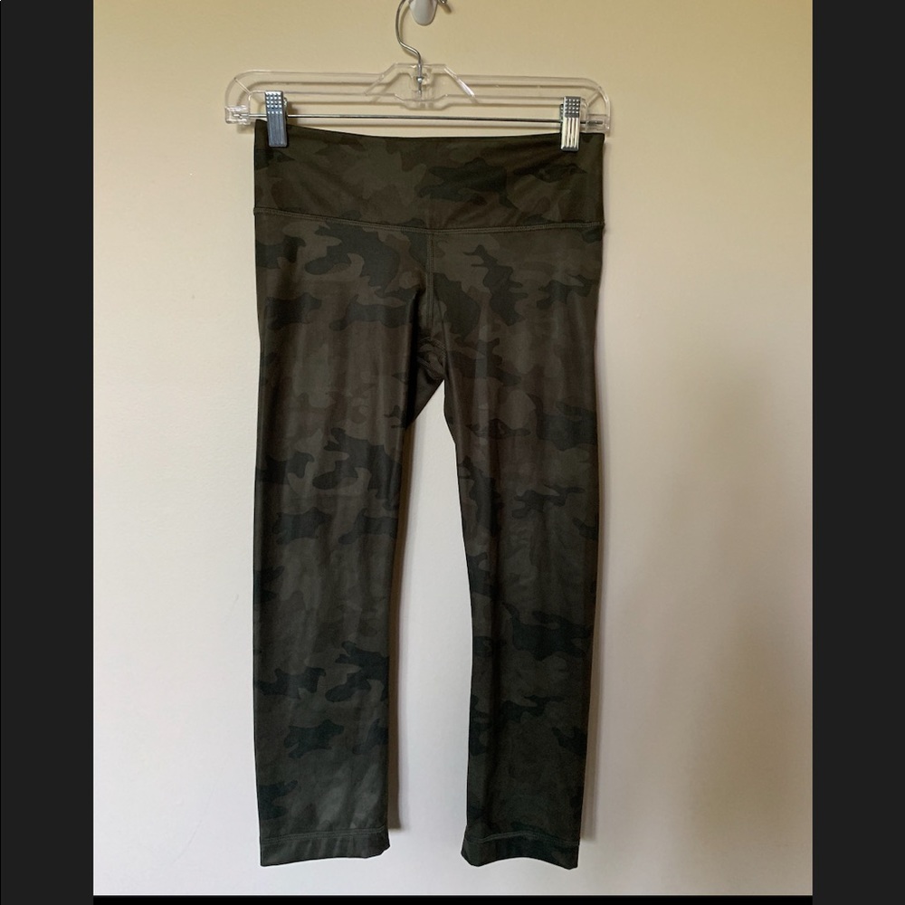 Cropped Camo Lulu leggings